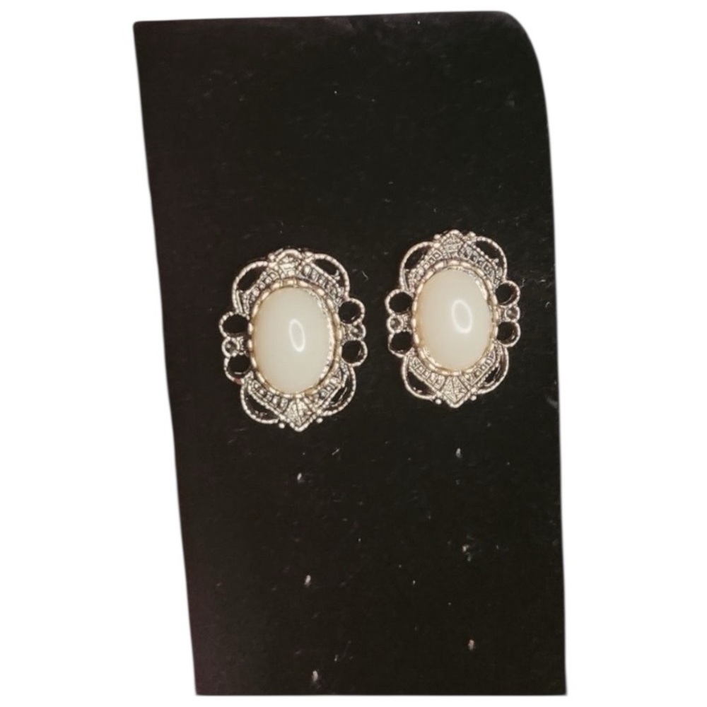 Vintage Victorian Revival Earrings - Picture 2 of 3
